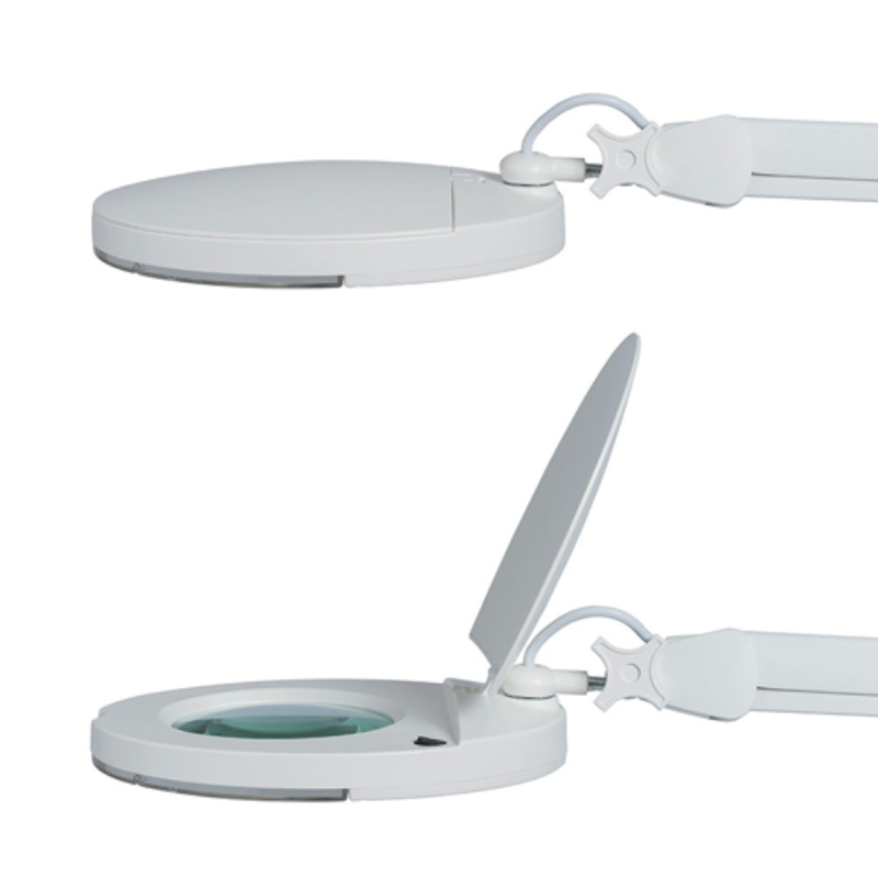 LAMPE LOUPE SUR ROULETTES